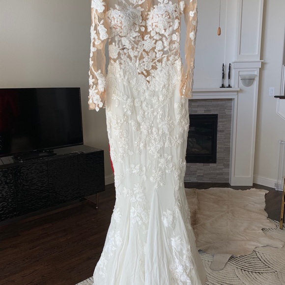 Atelier Pronovias Rocio Dress - Picture 5 of 8